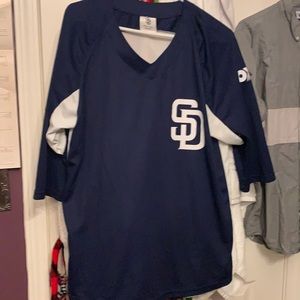 Men’s  med San Diego padres shirt 100% polyester